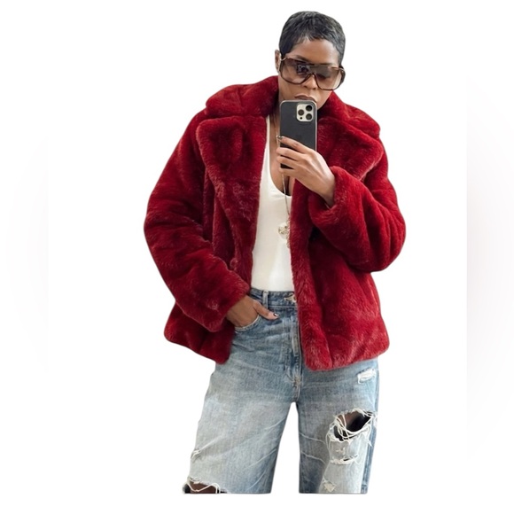 Camila Coelho Faux Fur Coat Burgundy Deep Red Size: Medium - Picture 3 of 12